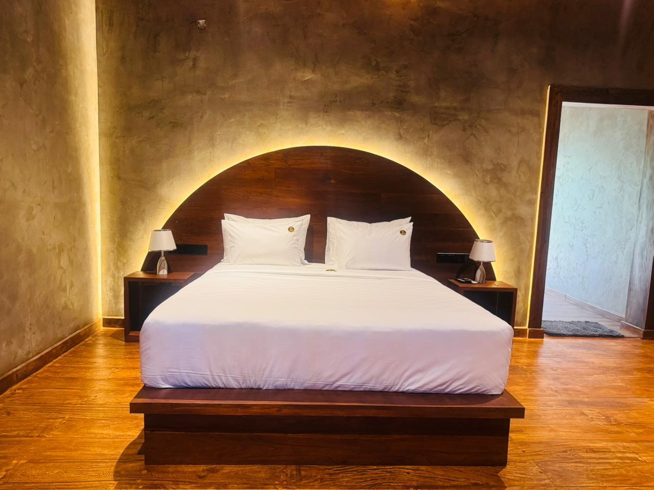 Deluxe Suite Room II